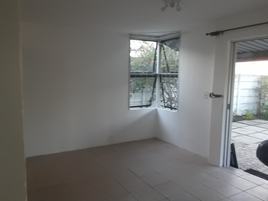 To Let 2 Bedroom Property for Rent in Longlands Western Cape